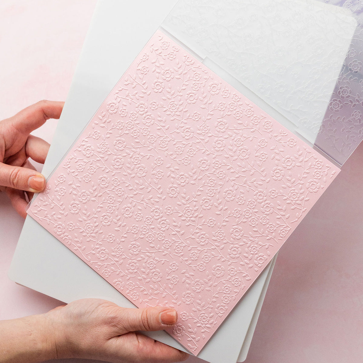 Chloe's Creative Cards - 8x8" 2D Embossing Folder - Peony Background