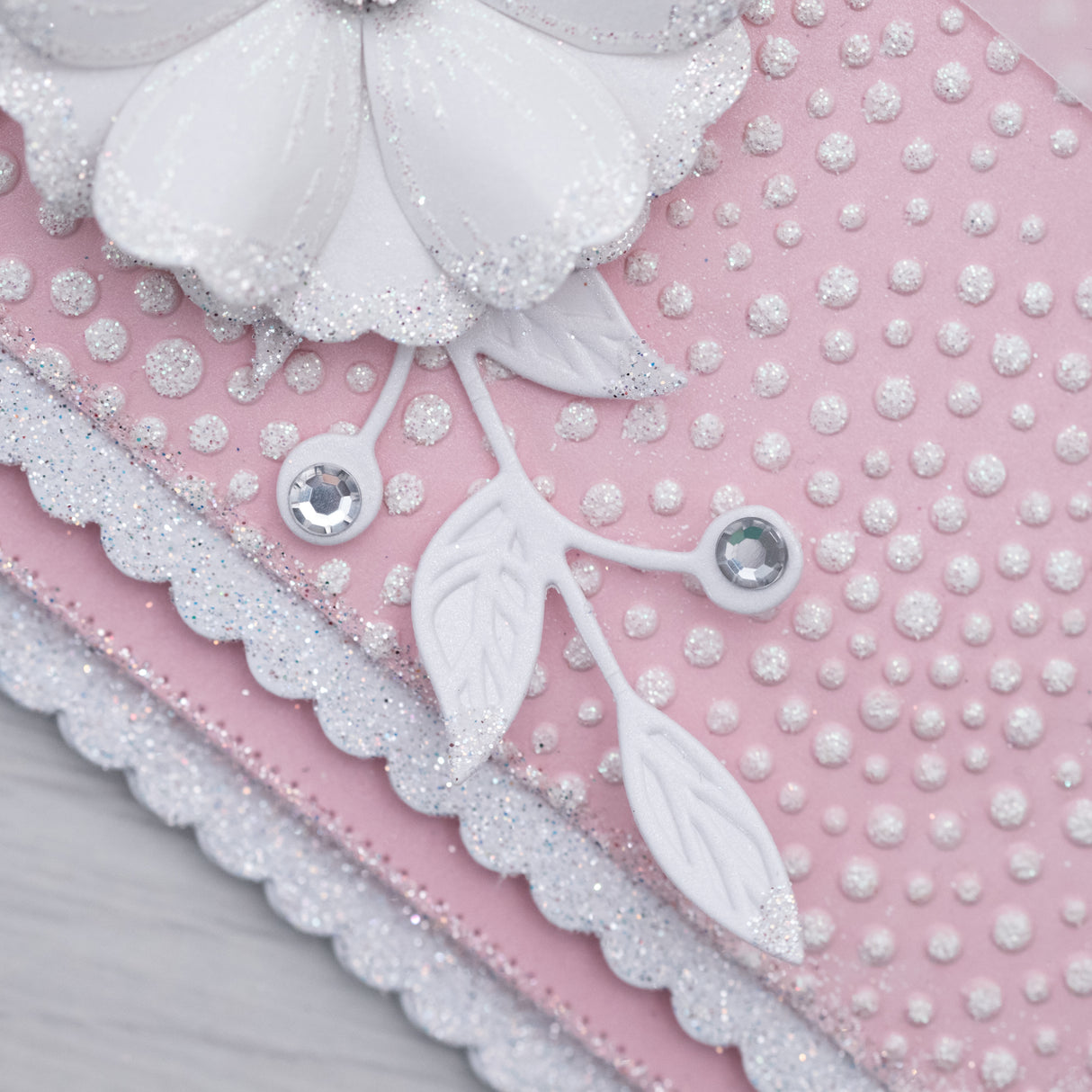 Chloes Creative Cards Metall-Stanzset – 8 x 8 Zoll gewellte und durchbrochene Rechtecke