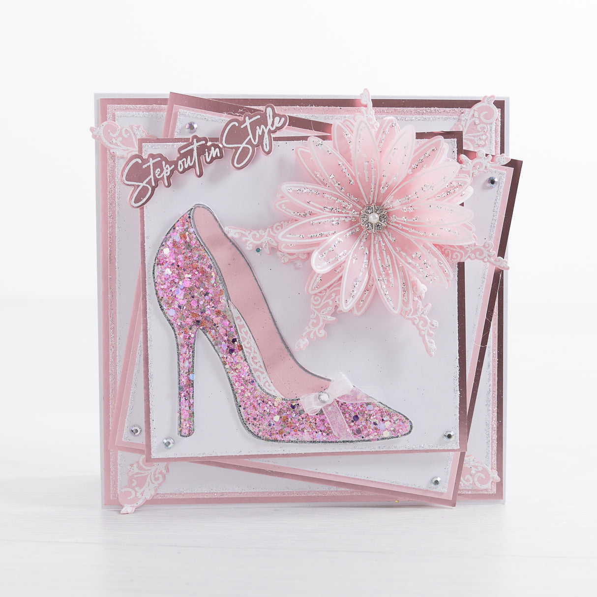 Ensemble de matrices et tampons Chloes Creative Cards - Swirly Stiletto